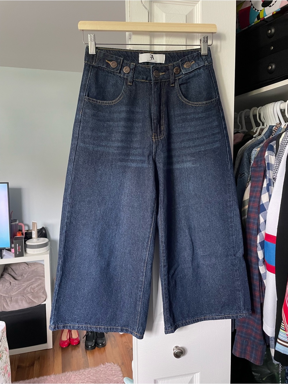 Wide-Leg Crop Denim Capris